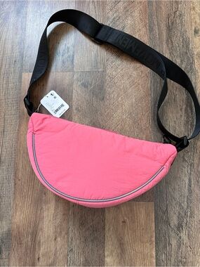 FP Movement Women’s Bulls Eye Sling Bag